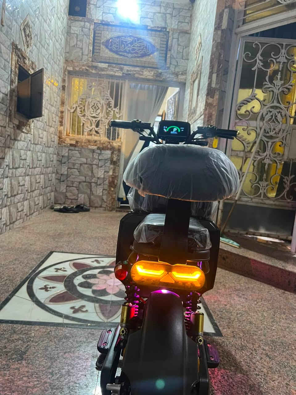 السلام عليكم دراجه R11 نضيفه كفاله عامه شركه ويلي بطاريات ٣٢ أمبير ٥كبار نظام سرقه وP:R و لايت زنون عالي ناصي ونشرات اماميه خلفيه إشاره يمين و يسار و دبل إشاره مكان بصره -قبله حي شهداء سعر ٥٧٥ رقم الهاتف واتساب فقط ***********

