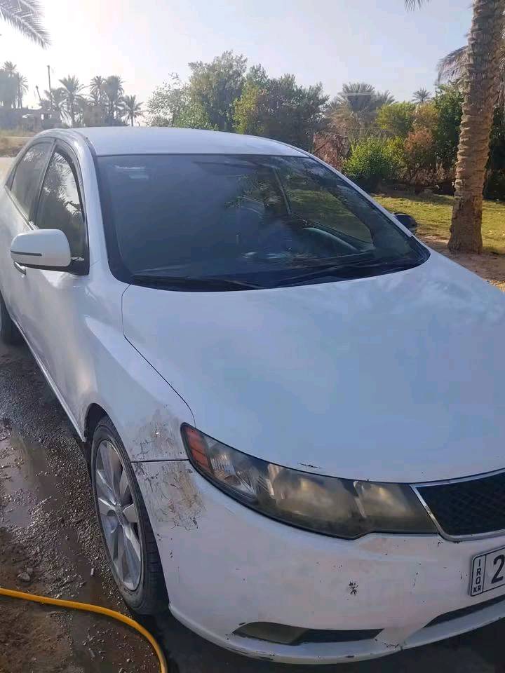 سيارة سيراتو خليجيه2011
 بـ أسمي محركها 1600، بيها شويه بالبنيد وجاملغ مبدل وباب بيها كلير السعر 85 وبيها مجال بسيط *********** للأستفسار اتصل