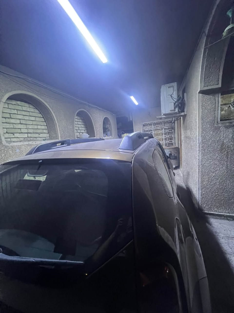 السلام عليكم
رينو داستر موديل 2016
لون جوزي بيه طخه بل باب الجنطه السياره كامله نقص بس تبريد السعر 90 ورقه وبيه مجال العنوان بغداد الجديدة رقم التلفون ***********
