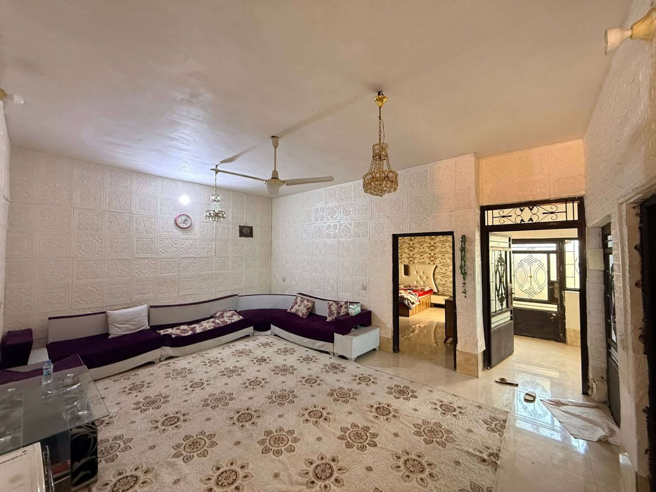 📍العنوان ملك شاه {قريب على اللق)

🏠بيت لببيع 200 متر طابو صرف 

🔴محتويات البيت {صالة و مطبخ و غرفتين نوم و غرفة الضيوف و صحيات و منورين و تواليت خارجي ايضاً}

💸 السعر 50 و بيها مجال
📞***********
