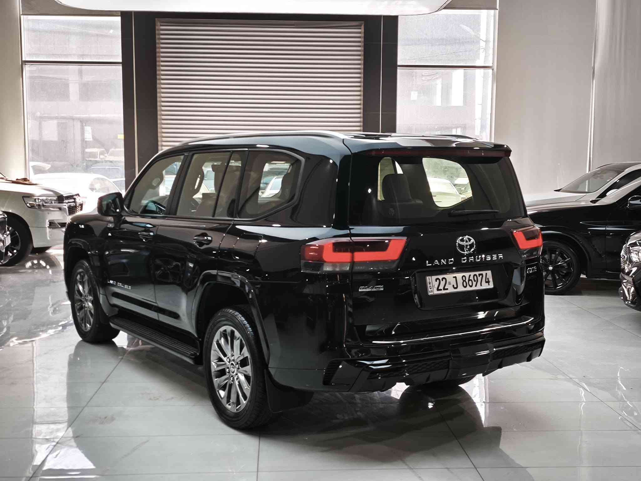 تويوتا لاندكروزر GXR 2023
GXR محدثه Limited
ماشيه 67.000 كم 
محرك 6 سلندر تنفس طبيعي 
شركة مهند 
مكفوله من الصبغ 
بيه شبر تعديل PDR باب السكن 
السعر 59.800$ وبي مجال بسيط 
العنوان اربيل 
***********
***********
