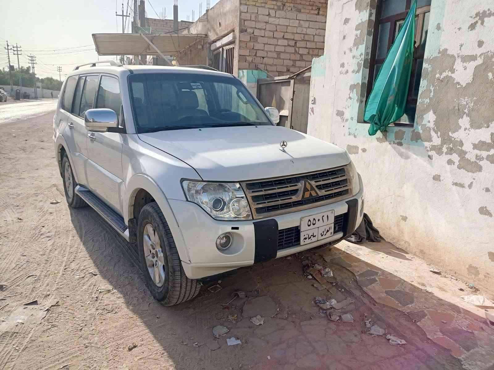 السلام عليكم باجيرو حبتور ٢٠١٠ ومعروفه مواصفات الحبتور ماداعي نذكرها السيارة مكفولة ماعدا بارد بالباب بسيط جدا مكانها النجف الاشرف السعر المطلوب ١١٥ مع المجال رقم الهاتف ***********
