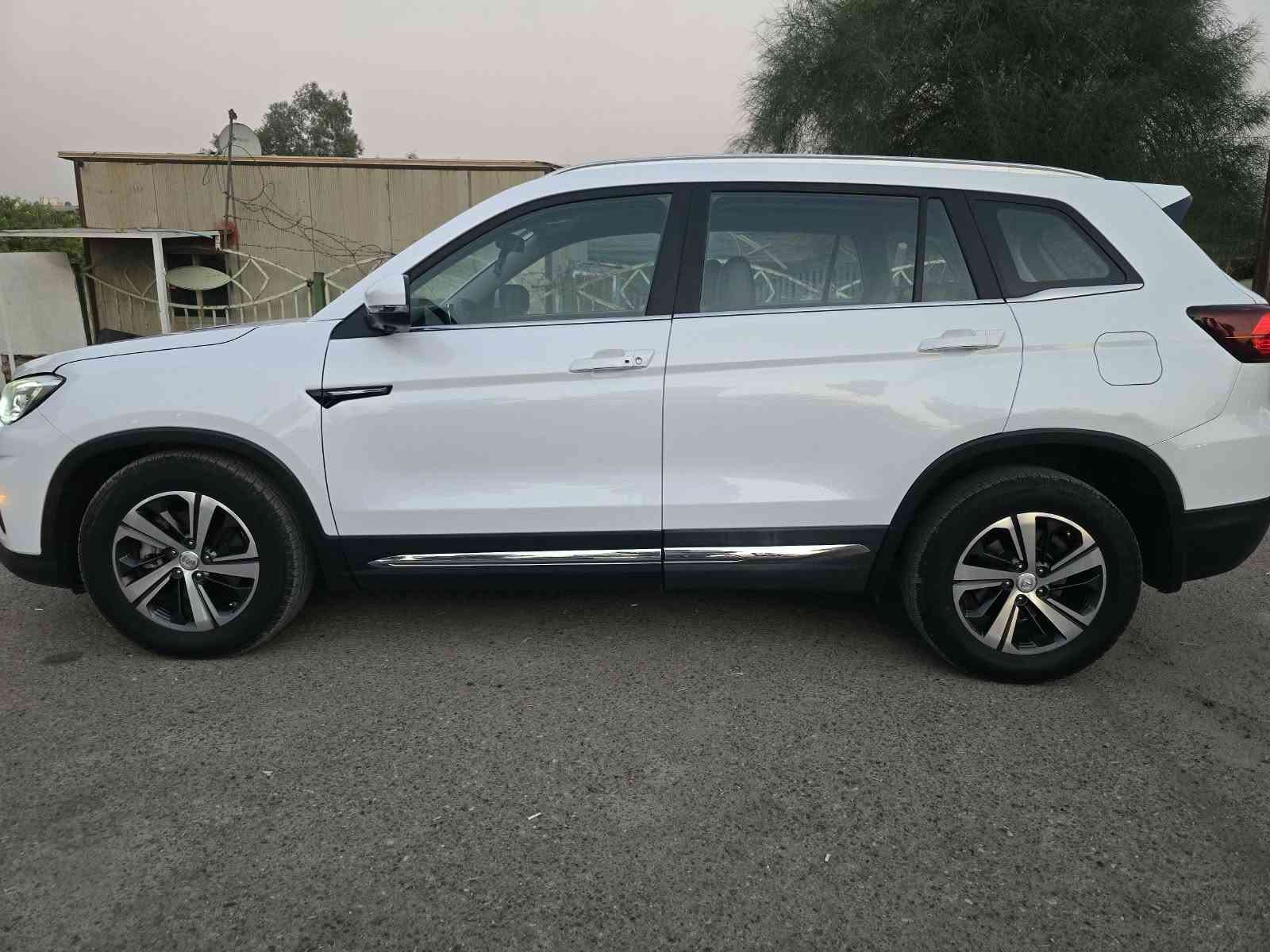 ..السلام عليكم ..جانجان ٢٠٢٠ ......cs75....خليجي...ماشيه 65الف...الون ابيض...مكفوله من الداميه للدعاميه وسوناره وياه
 محرك ١٨٠٠ بانزين
فول مواصفات
بصمه
بانوراما .كامرات محيطيه.تحكمات جهتين..تبريد قطعتين.
جلد قرميدي.لدات اماميه وخلفيه 
مري شفط
كراسي ٢ كهرباء
رادارات..وبعد بيه هواي مواصفات....
رقم بغداد الجديد بسمي هزه جديده سنويه جديده تحويل مباشر 
السعر (125$)والشراي يدلل..العنوان بغداد الكرخ شهداء السيديه 
قرب تقاطع درويش ولتفاصيل اكثر الاتصال على الرقم 
***********...علي ..تحياتي للجميع
