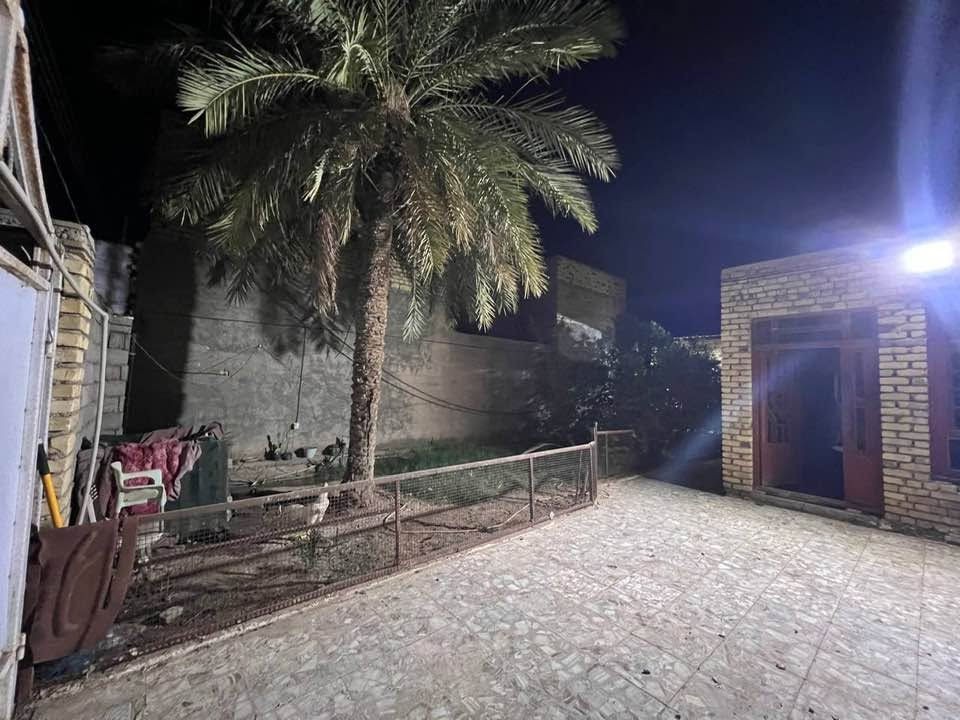 بيت للبيع دوانم دور النفط ع السده 
المساحه ٣٦٥ م 
طابو زراعي سند ٢٥
متوفره جميع الخدمات
للاستفسار  ع الخاص او الاتصال ع الرق***********
