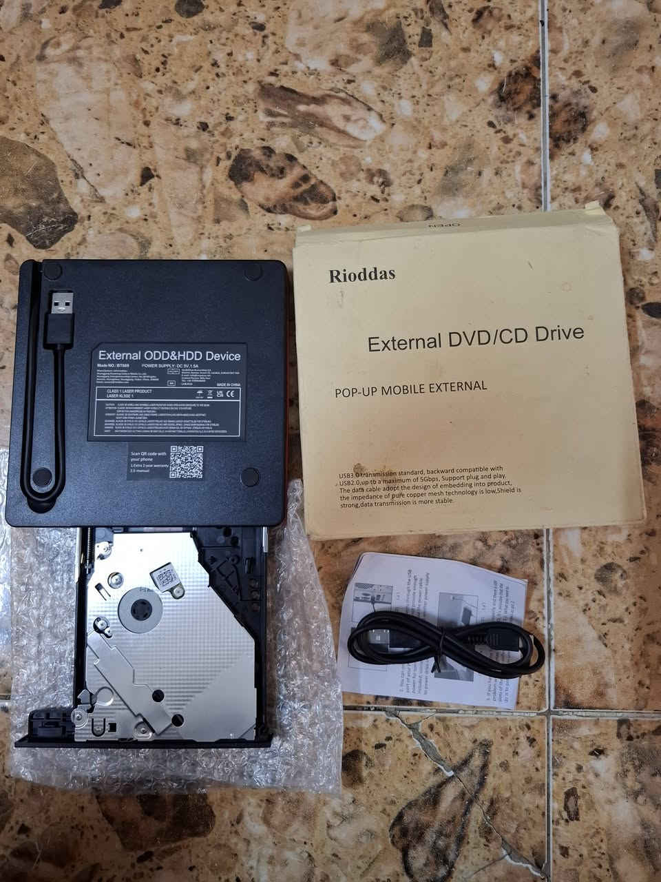 مشغل اقراص CD/DVD جديد أصلي أمريكي 🇺🇸 شرط الضمان والفحص ويعمل بخاصية COUT/USB/DC / ويشتغل من الموبايل ويشغلcd/dvd يوجد توصيل اتصال [***********]
