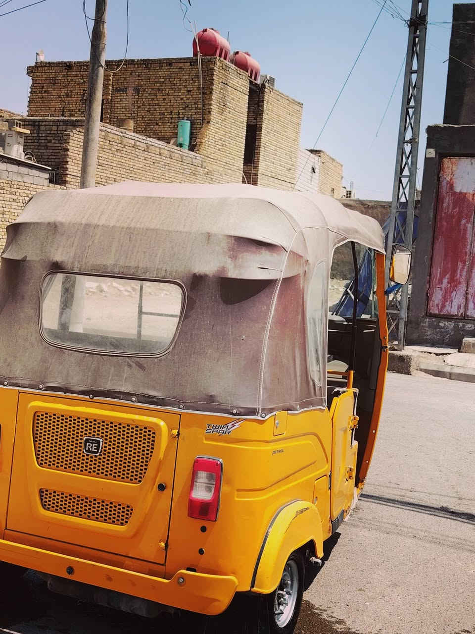 سلام عليكم تكتك للبيع اوراق بسمي موديل 22 شهر 7 وكيلة شاكر  مكينة مامبدل بيه اي شي الكشر فول نظافة ليموني لون واحد دوشمة نظيفة تخم تاير جبلي كهربائيات كلهن شغالة مكاني / العمارة حي الرحمة الاولئ
 للاستفسار  ***********
