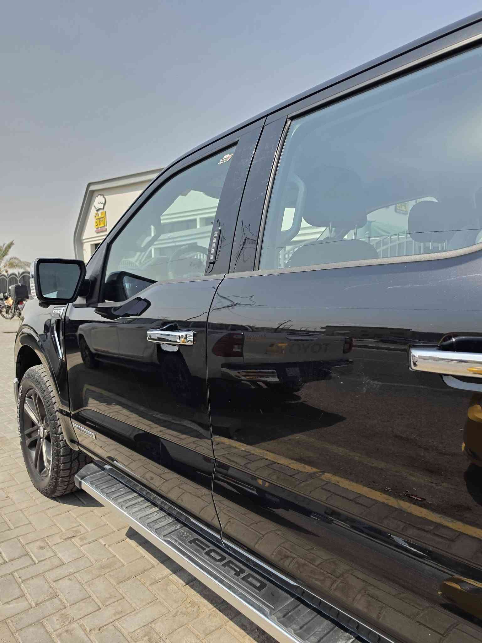 فورد F-150  هايبرد 2024 
وارد أمريكي محرك 3.5L PowerBoost V6 
توين تيربو هايبرد 430 حصان
ماشية 33 ألف ميل قابلة للزيادة
بجم كبس بدون إيرباك
حادث فقط بارد بدون فتح او صبغ او ايرباك او تبديل

رقم بغداد حمل أصفر الجديد
باسمي تحويل مباشر
اقتصادية جداً
كاميرات 360 درجة (5 كاميرات)
دفع ثنائي ورباعي وأوتو
دبل ثقيل
دفلوك
8 وضعيات قيادة
باب طويل
بدي قصير المرغوب
حساسات أمامية وخلفية
نقطة عمياء
رادار أمامي وخلفي
تنبيه وتوقف تلقائي
تحديد مسار
قيادة شبه ذاتية
قارئ علامات الطرق
لايتات أوتو
هاي بيم أوتوماتيك
أمامي وخلفي
شاشة وسطية كبيرة
شاشة عدادات إلكترونية كبيرة
كشنات  تدفئة
تحكم كهربائي 
مرايا كبيرة فول تحكم كهربائي
مخارج كهرباء داخل وخارج السيارة
نظام صوت براند معروف
بصمة تشغيل
فتح ذكي
إنارة محيطية داخلية وخارجية
تشغيل عن بعد
أوتو هولد
وبيها بعد مواصفات هواي
السيارة ترايك بيها وين تريد
لأي استفسار أو صور الحادث 
التواصل عبر الاتصال أو الواتساب

✅ الـسـعـر رقم 32500 دولار 

مكاني: بغداد / السماوة
رقم  ***********
