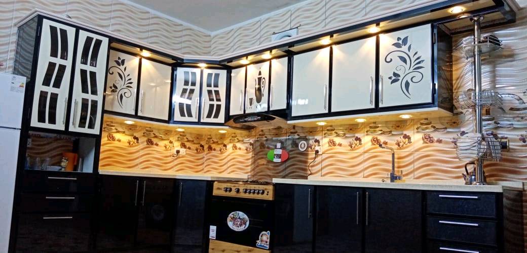 بيت ملك سند 25 للبيع كامل مساحه 500م يحتوي على 5غرف نوم 🏡🏠

وصاله عدد3 

استقبال 

وهوال

وحمام عدد 3

ومطبخ 

ومخزن غراض 

وكراج كبير 

لبيت كامل من كلشي خدمات ماء وكهرباء 24ساعه

 وشارع تباليط
عنوان شاطى التاجي قرب معمل لببسي