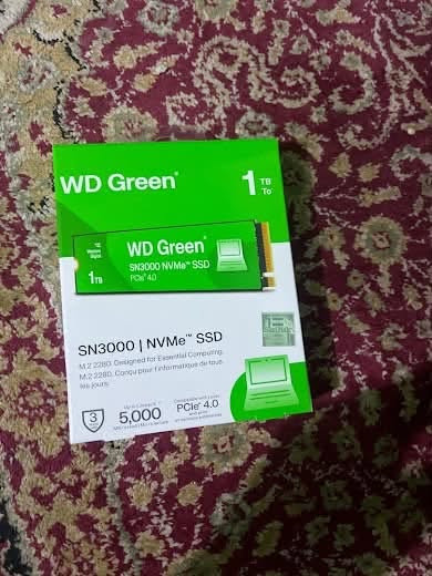السلام عليكم

تجميعة للبيع وأستعمالها كلش بسيط لاعب علييها بس bf6 تقريباً شهر ومسحتها لان عفت شغلي من وراها🤣 وباقي استعمالي كله بس شغل

Galax Rtx 5070 12g
Ryzen 5 9600x 
T-Force ddr5 32g (2*16) 6000hz
Wd green 1t M.2 nvme 
M.b b650m-E pro
P.s 650 w
Water cooler sama m360 led
Monitor MSI 2k MAG 275QF E21 210hz 0.5ms

السعر 2,900,000
هذا رقمي وموجود واتساب *********** 
فقط كيس وشاشة التجميعة ماخذها بشهر الثاني والشاشة قبل شهر اخذتها ووياهن كيبورد وماوسات ثنين وماوس پاد 
سبب البيع هو اني اشتغل بشركة ومرات احتاج اخذ ويايه لابتوب واللابتوب الي عندي مو كلش قوي وباقي شغلي مطشر بين التجميعة وبين اللابتوب ولعبت نفسي اريد ابيع التجميعة واللابتوب الي عندي واخذ جهاز واحد لابتوب قوي
