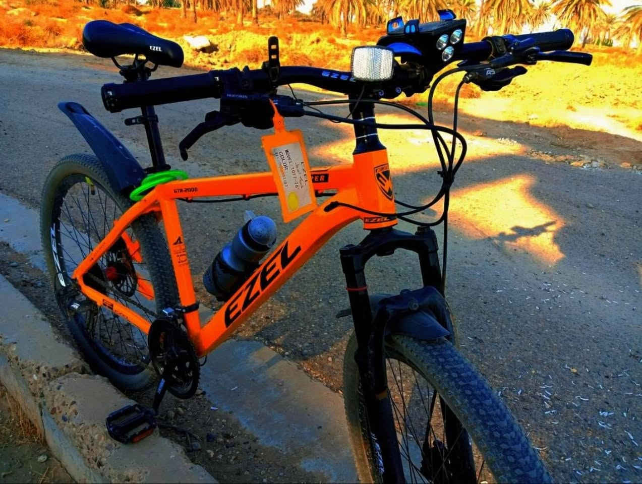 ينباع لو اطيه لبو العتيك.. 

السلام عليكم ورحمة الله متوفر... 

بايك Bike _ بيع فقط.. 
الحجم القطعه 27.. 
المعدن فول آلمنيوم.. 
الوزن (وزن البايسكل) 13 كيلو.. 
نظام المكابح هايدروليك..
تبديلات البكره (الكير) خلفي 9 نمره امامي 3 نمره(9_3).. 
اللون اصفر مشبع..
دبلات مقاومه اماميه.. 
يتحمل وزن من 50 _  150 كيلو.. 

البايسكل كلش سلس وسريع بلقياده بعده وكاله مداخل تصليح استخدام اقل سنه نظيف بعده يلمع تواصل واتس آب

***********

