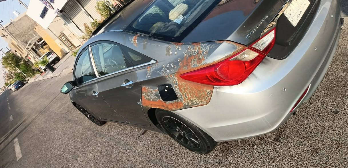 سلام عليكم
سوناتا امريكي  13 فول مواصفات فتحه بصمه 
رقم بغداد  باسمنة 
مكينه جديده كير  وتبريد كفالة 

ضربتها بامريكا باب 
وهنا جاملغ خلفي 
سعرها ٧٥ 
***********
المكان البصره
