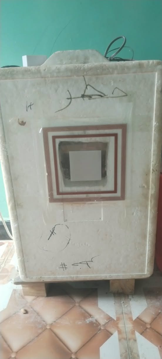 يوجد فقاسه تاخذ 100بيضه شغاله يريده تصل ***********
