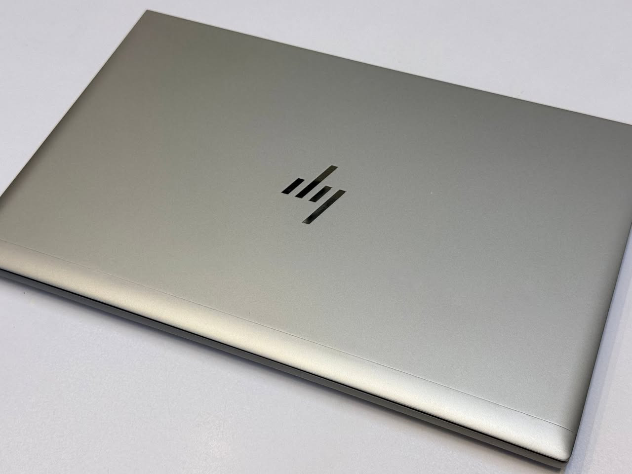 إتش بي إيليت بوك 850 G7 • i7-10610U • شاشة 15.6 لمسية