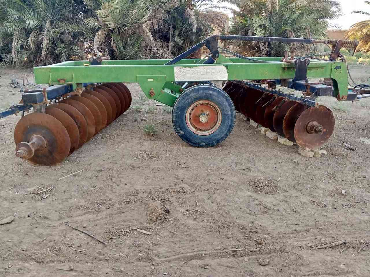 دسك لبيع مكفول كفاله عامه شرط شقل بيع او مراوس حسب لقناعه مكان واسط قضاء الحي سعر 4 ونص بيه مجال رقم الهاتف ***********
