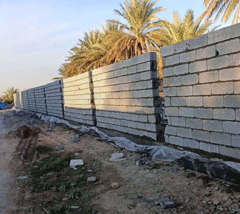 كادر بناء بلوك_ فرمستون_ نشتغل سياجات_ منازل_ شقق مسابح _ مزارع  دقه في العمل ونضافه وسرعه  للأستفسار مراسله الصفحه او اتصل*********** واتساب
