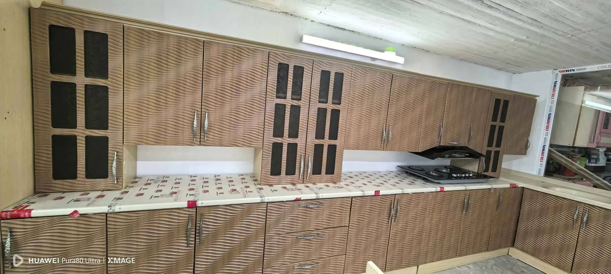 کە وانتە ر باڵۆن پریس تورکی 
زۆر جوان و تایبە ت 
6مە تر بە 220
سلیمانی هە واری شار 
*********** السليمانية, العراق
