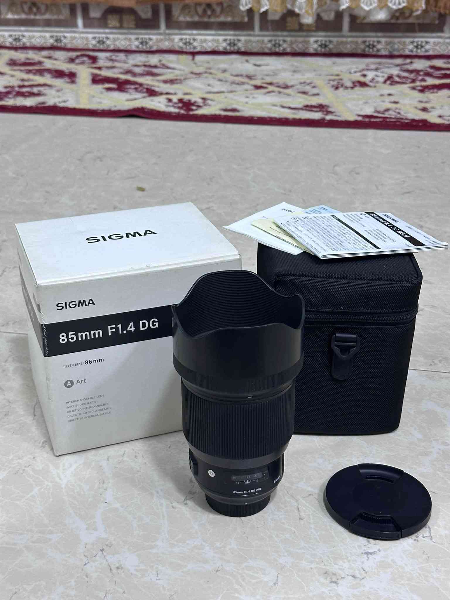 عدسة نيكون 85          mm f 1.4  Art
النضافة امام عينك استخدام قليل 
السعر 650 الف
