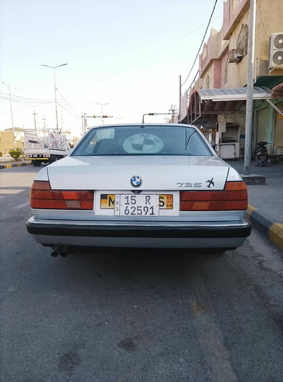 السلام عليكم بيئم 735 موديل 1991 
رقم أنبار مشروع وطني بسمي تحويل ثاني يوم 
هزه جديده رقم دولي سنويه ل 29 
كير محرك كفاله محور 3000vt
مصبوغه جماليه مكفوله من الضربه والعيب الشرعي 
تبريد ثلج 
واسط  قضاء الحي 
السعر 50 
*********** اتصال /واتساب
