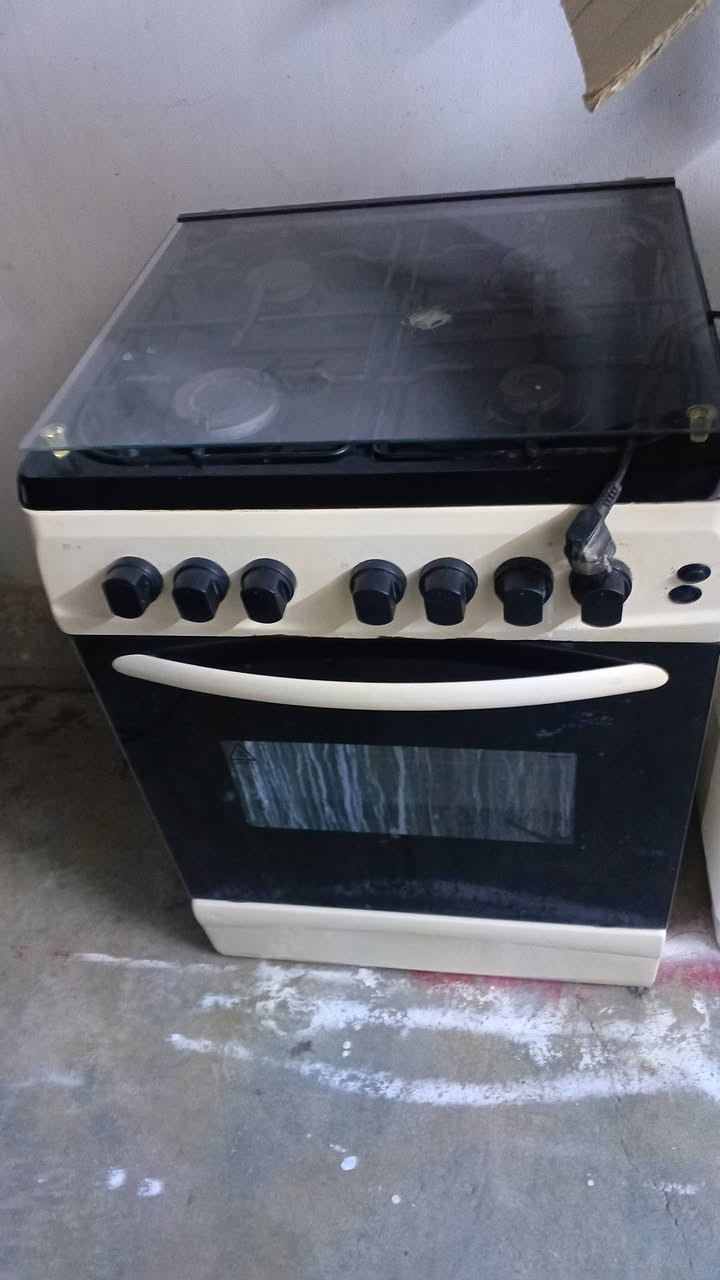 طباخ للبيع شرط الشغل حتى الكهربائية شغل السعر 90 وبي مجال المكان كركوك العروبة اتصال على رقم ***********
