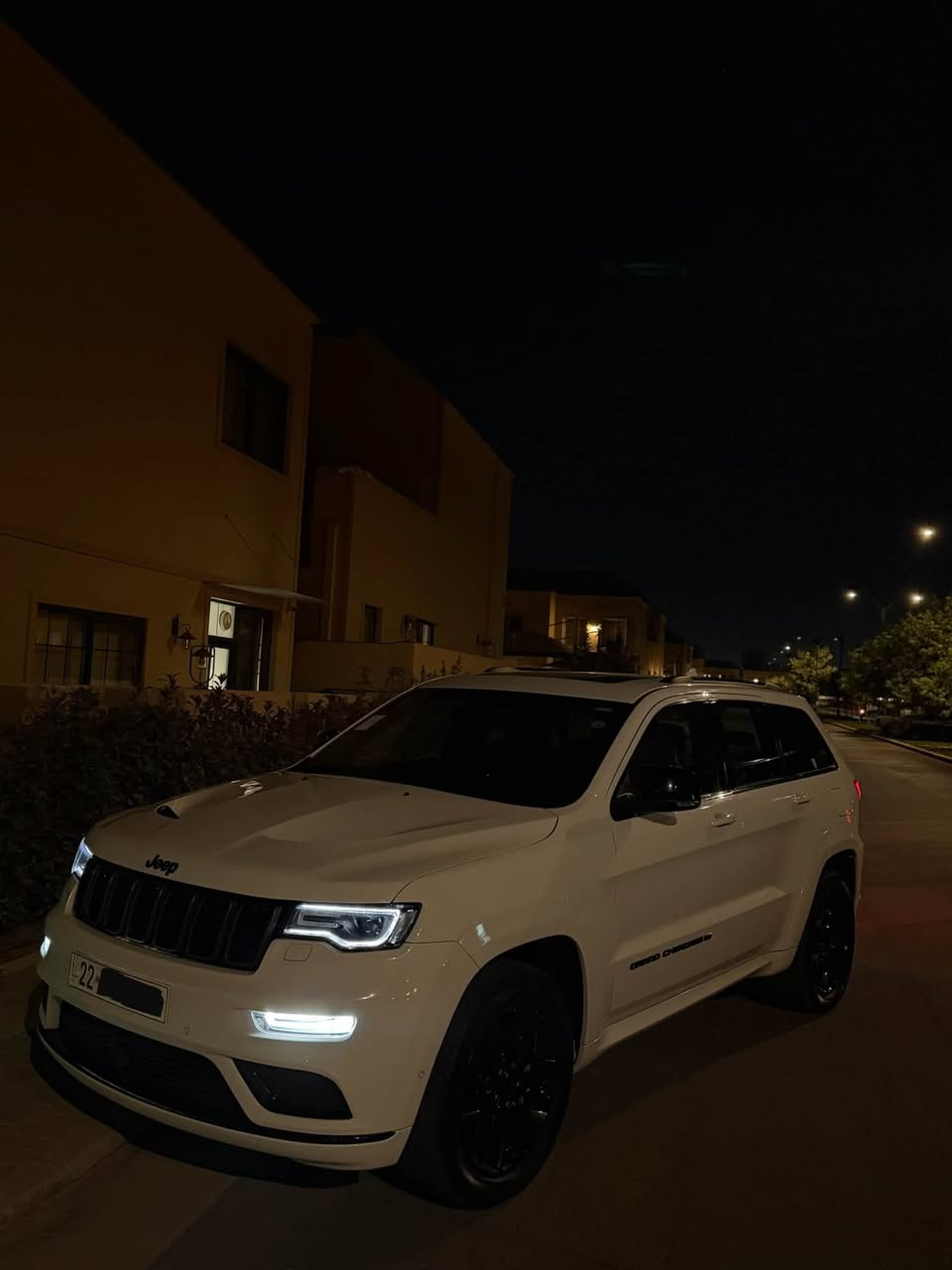 JeeP S 2022 ام الرادار وكالة هارلم
العداد : 49.000
المحرك : V6.  3.6L 
المواصفات :
سقف بانوراما .
شاشه كبيرة .
كاميرا خلفية دوارة .
بصمة - تشغيل عن بعد .
الصندوق الخلفي كهربائي .
المقاعدالأمامية كهربائي-خزن ميموري.
المقاعد الأمامية تدفئة .
مقود السائق هيتر .
رادار 360درجة .
حساسات 360درجة .
وبعد هوايي مواصفات مامذكورة...

ملاحظة : سيارة كفالة عامة جديدة
المكان اربيل
للاسفسار :
***********
***********

