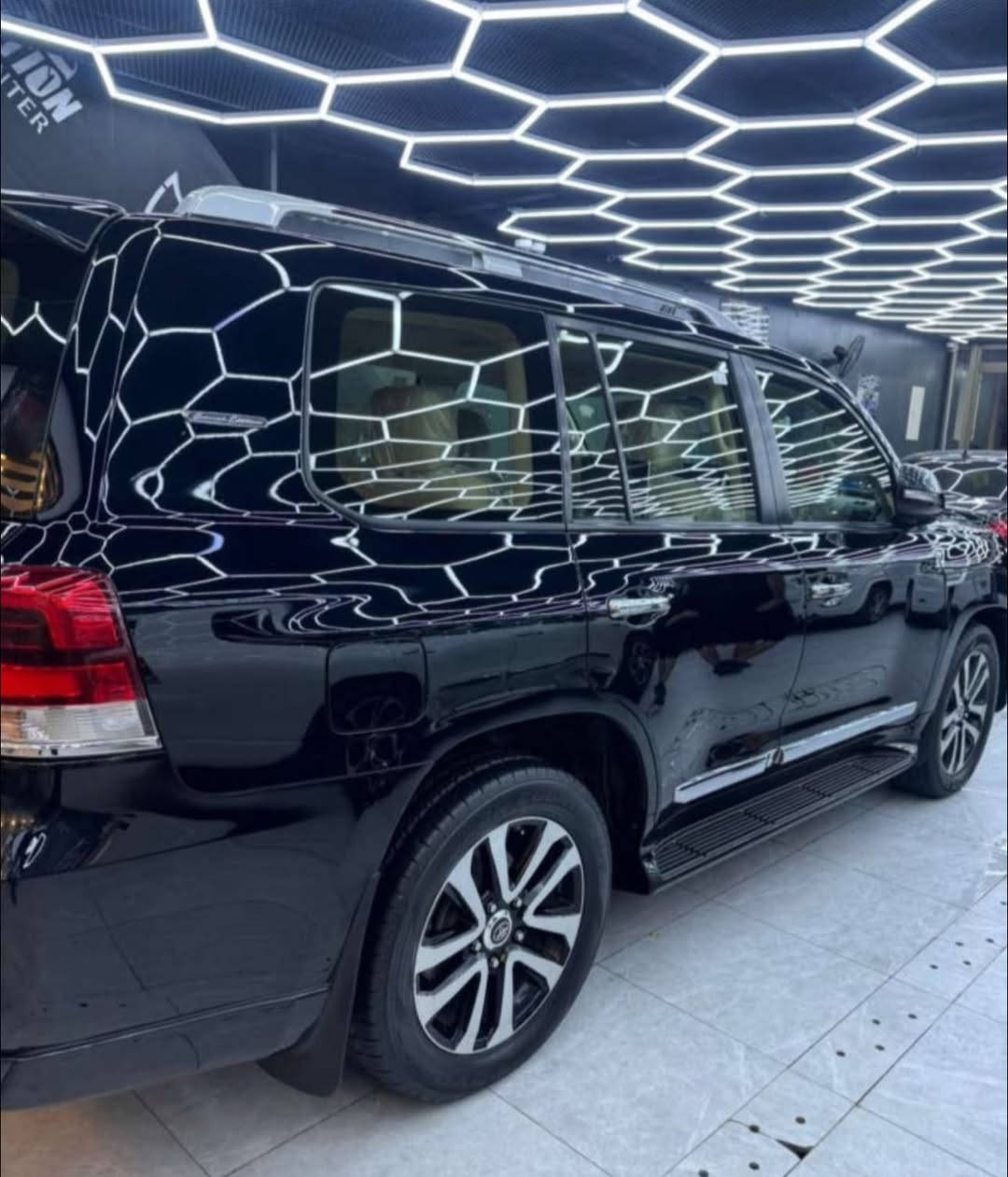 لاندكروز GXR • ٢٠١٩ • رقم بغداد