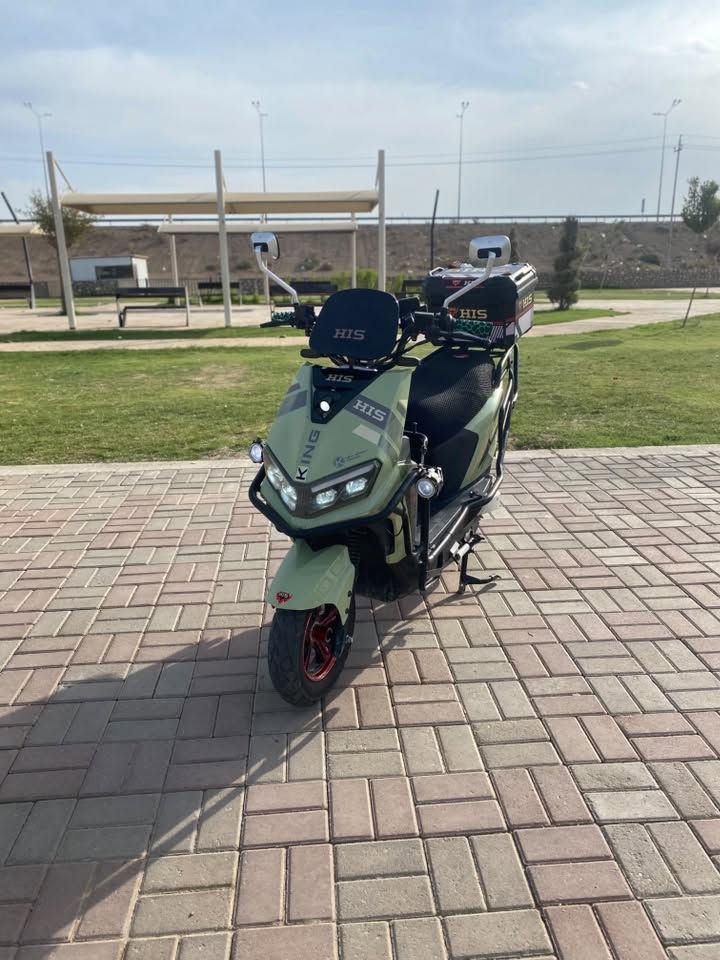 دراجة كهربا • بطاريات على فحص • بطارية منفوخة
