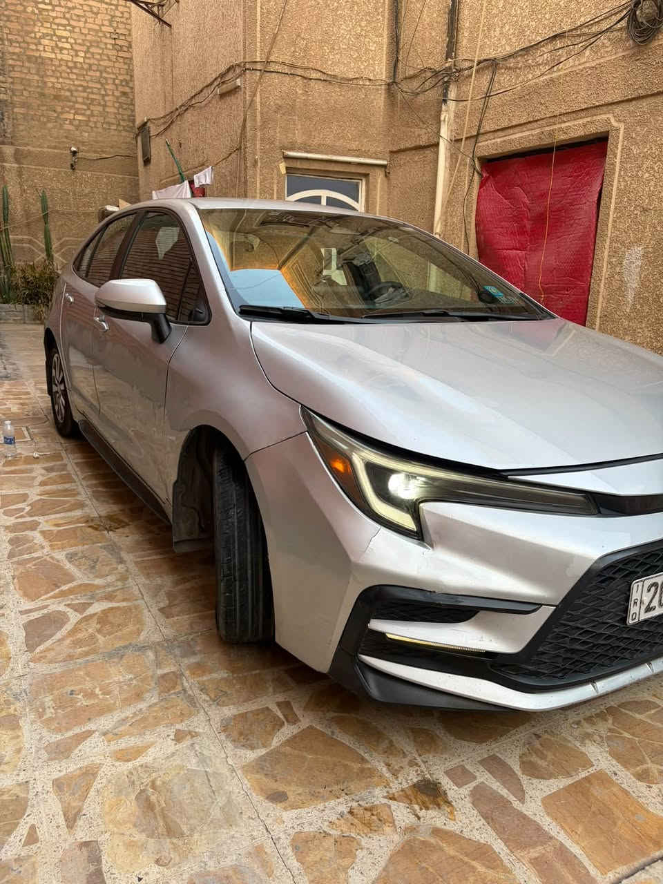 كورلا 23 وارد امريكي رقم ديالى
محرك 2000
 ظربتها جاملغ وباب راجع بارد بدون صبغ 
والسونار موجود تكدر تشوفه
مكاني بغداد الجديده 
سعرها 14،000$ 
***********
