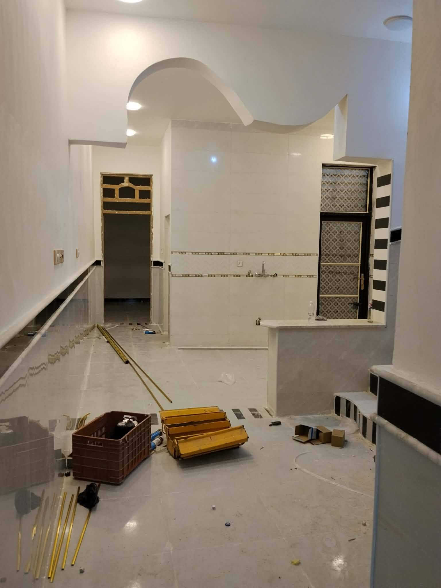 السلام عليكم بيت للبيع بيت مساحه 100 بناء قاط نص عنوان مقاطعه 14 قرب مدرسه الابتدائيه بيت بناء حديث طابو خدمات كامله كهرباء وماي ومجاري وتبليط الاتصال على هذا الرقم***********
