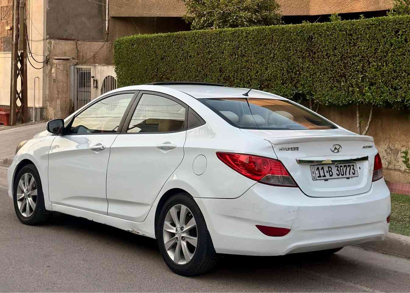 اكسنت 2013 خليجي 

محرك 1600 
ماشيه 127 كم 
فتحة سقف 
كامره خلفيه 
شاشه اندرويد 
مواصفات المعروفه بالفول 
السعر 97 قابل للتفاوض 
*********** للاستفسار 
العنوان حي الجهاد قرب خدمي المطار بغداد, العراق
