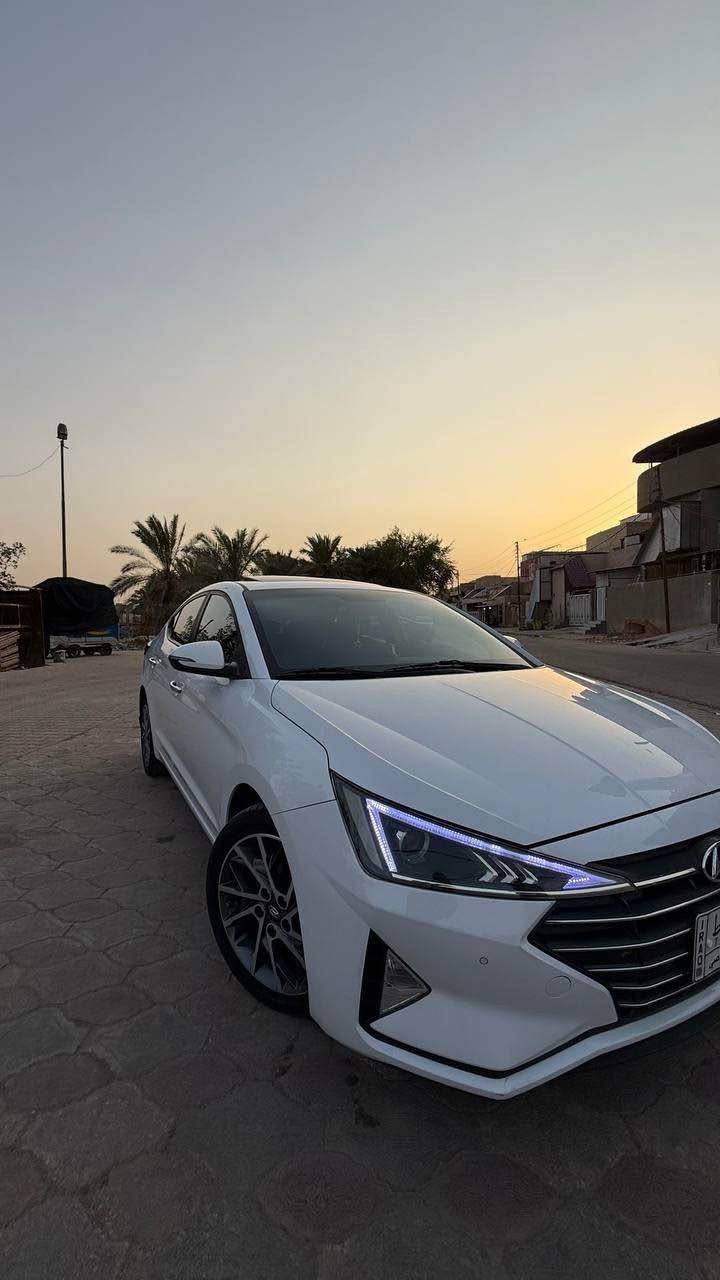 السلام عليكم
فول 1/1 مايحتاج اعد مواصفاتهه
 النترا خليجي 2020 
رقم بغداد بأسمي تحويل مباشر 
ماشيه 95 الف حقيقي 
مكفوله من الصبغ والتبديل ولبارد
 كير محرك كله مكفول
مكان السياره النجف 
السعر 165 
عليهه اضافات
 عازل حراره للزجاج
وزراعه عدسه للايت +لد
*********** النجف, العراق
