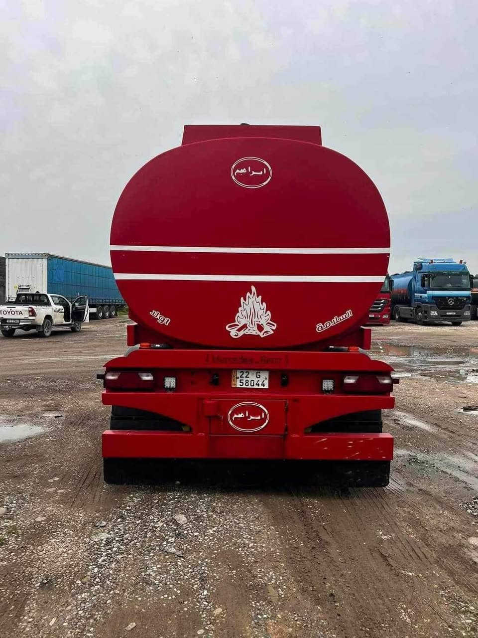 ---
*للبيع مرسيدس اكتروس  2004 

*المواصفات:* الاتيدر كامره 
🚛 *النوع*: مرسيدس بنز Actros 1850 
📅 *الموديل*: 2004
🎨 *اللون*: احمر
🚩 *الرقم*: اربيل 
📄 *السنوية*: مجددة لحد 2027/2/23
⛽ *سعة الحوض*: 36,000 لتر
✅ *الحالة*: نظيفة - جاهزة للشغل
نتهاء تكيال 2027/2/23
 

*المكان*: الرمادي 
*للاستفسار واتساب/اتصال*: ***********
