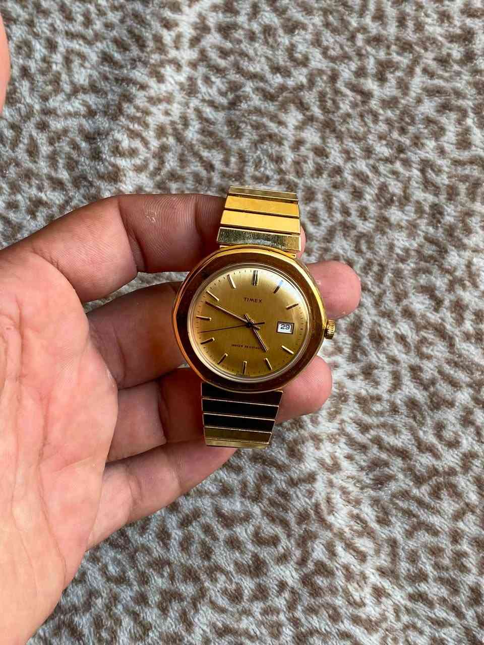 الواتساب ***********
كل وحدة وسعرها
