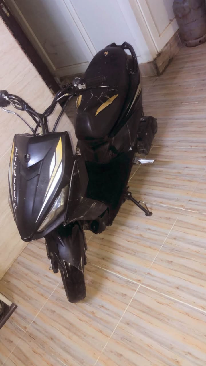 سلام عليك ماكس للبيع
شغال كلها سعر 175 وبيه مجال 

مكان كركوك 

رقم ***********
