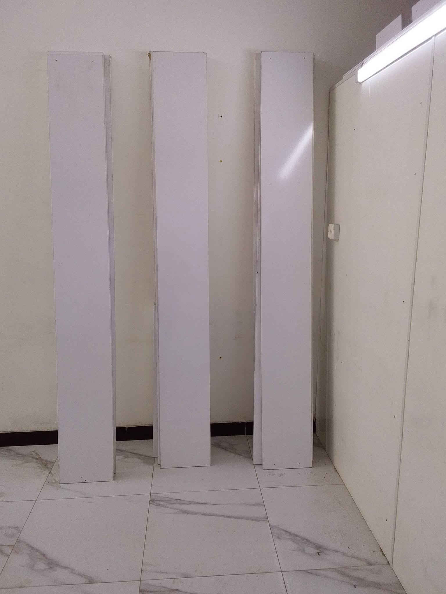 اسلام عليكم يوجد رفوف مال محل للبيع نضيفات جداً العنوان الوشاش شارع العريض مقابل أسواق رعد الحسناوي رقم الهاتف ***********
