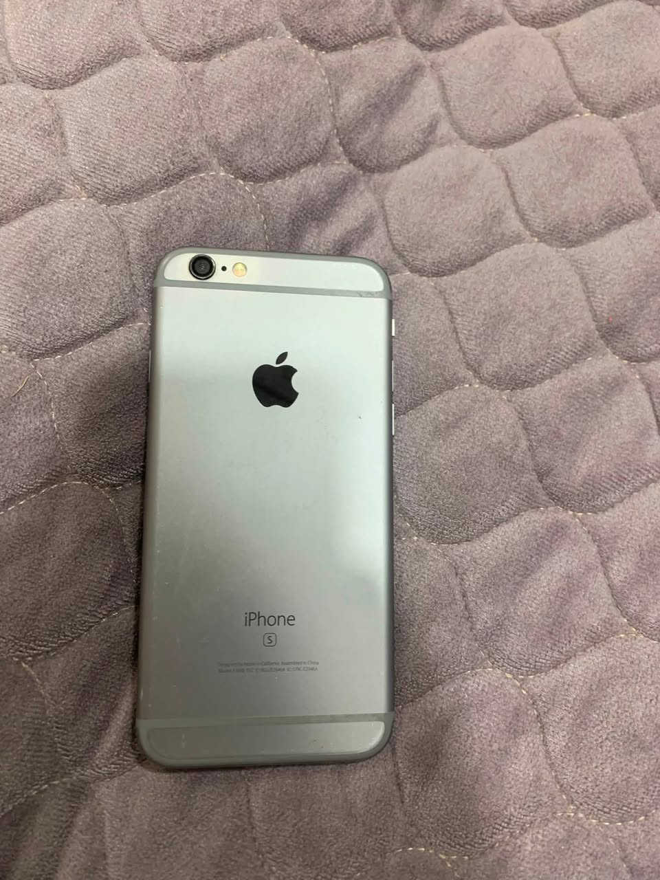 ايفون 6s جهاز نضيف حيل بصمه شغاله فقط كامره خلفيه يرادلها تنضيف وصخه للبيع سعره 50 مستعجل عل بيع ***********
