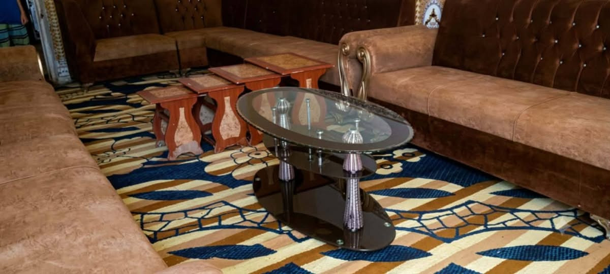 طخم قنفات دبل 20 مقعد مع طبلات سلايت 4 مع ميز زجاجي ثلاث طوابق النظافة 75% سعر البيع 350 الف مع الميز و الطبلات العنوان بغداد / الحسينية التواصل على الموبايل 
***********   او الاتصال على الواتساب 
لايوجد توصيل
