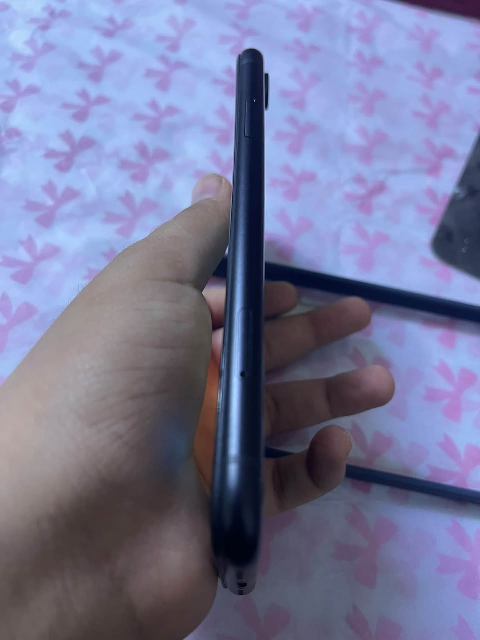 ايفون XR ٦٤ • بطارية ٨١٪ • بصمه معطلة