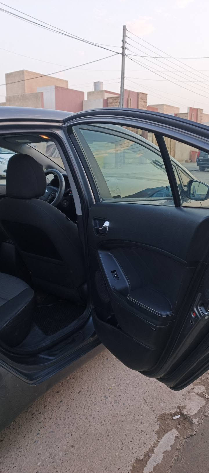 ‏ كيا فورتي  موديل 2016
‏محرك 1800دوش 
كير محرك مكفولات 
‏تحكمات ومثبت سرعة وكامرة خلفية بلادي 
‏نظام Eco موجود بيها
‏بدون ارباك بدون دواخل ايرباكات كلها سليمه
‏بونيد نصها رش وجاملغ السايق صبغ والهلال سكن الورا بي صبغ
‏رقم / اربيل /وبأسمي السنوية 
 سعر 95
‏***********  ايضاً متوفر واتساب
‏ تكريت, صلاح الدين
