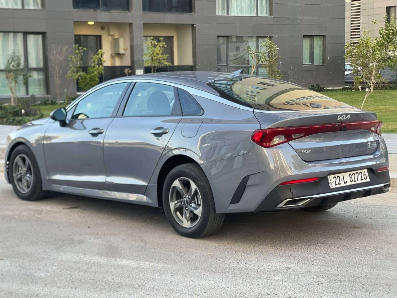 #السلام_عليكم
كيا اوبتما  KIA  K5 2022 سياره رقم اربيل  وكاله او تحويل ماشيه  102  الف  مكينه 1600 توربو    
-السعر 127 وبي مجال بسيط
المواصفات :-   رادار امامي  رادار خلفي تحديد مسار + قياده ذاتيه سايد بريك بصمه 
 اوتو هولد  شاشه + كامرا  وضعيات قياده تحكم  ستيرن     
- صور الحادث مرفقه + سونار  مكان السياره بغداد   
للاستفسار  ***********
