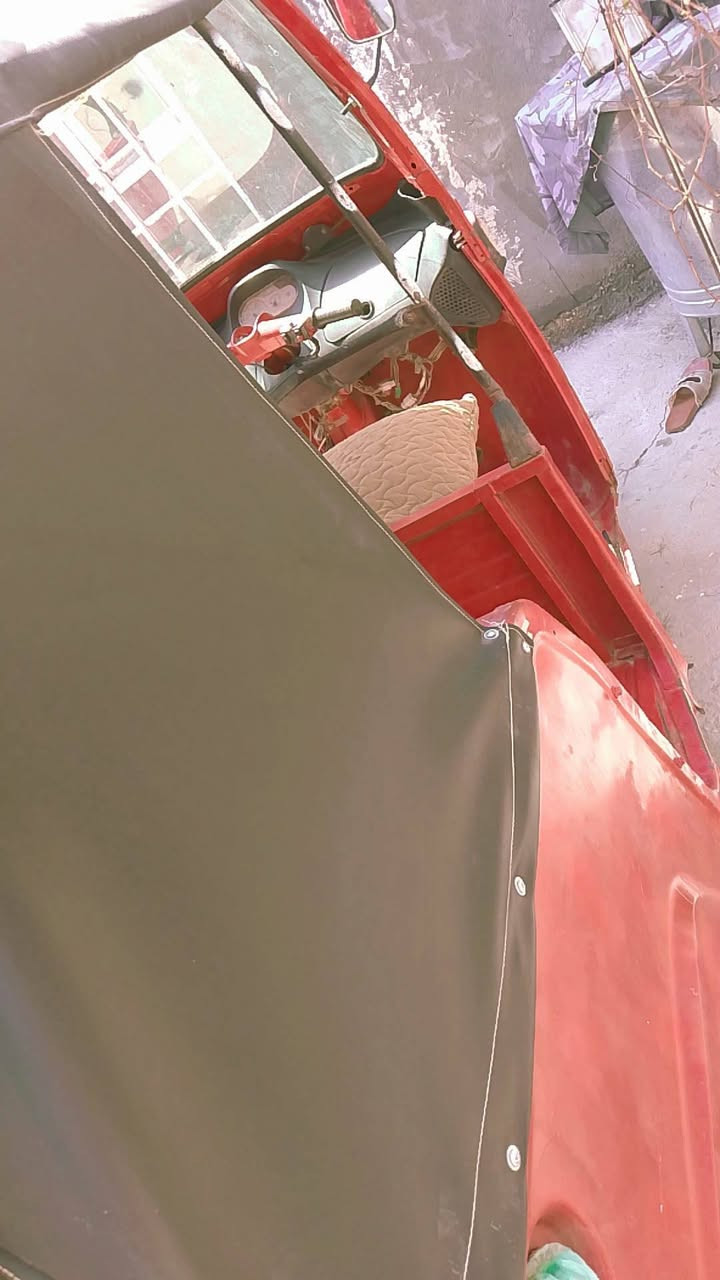 السلام عليكم
تكتك ابياجو موديل 18 محوره مكينه مال ستوته
كلشي شغال باتري جديد كابريته جديده كهربائيات 
كله شغاله أوراقه ضايعه اتكاتب وياك عن السرقه 
والعشائر الشراي يتصل *********** واني خادم
