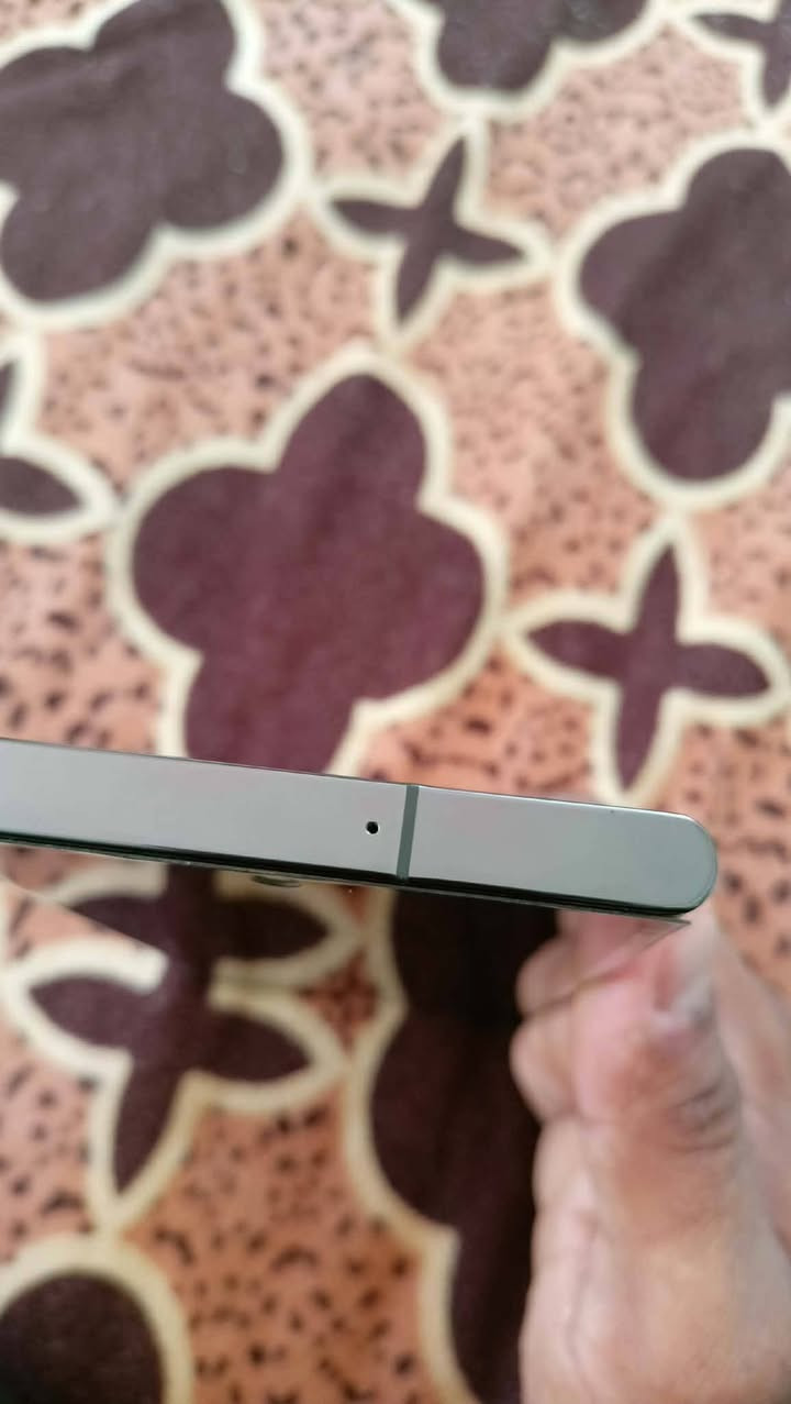 السلام عليكم ورحمة الله وبركاته الترا s22 ذاكره 512   جهاز شخط مابي  نضيف كله بلادي  بس بي فطر بالضهر  ملحقاته كامله  انطي جهاز شرط  السعر 575 للتواصل ***********
