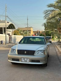 ملكة كراون • ٢٠٠١ • نجف مميز