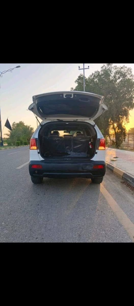 سورنتو 13 خليجيه قطعة وحده صبغ اثر شخط فول واحد على واحد محرك سته بغداد بسمي  السيارة جديده السعر (140)(***********)
