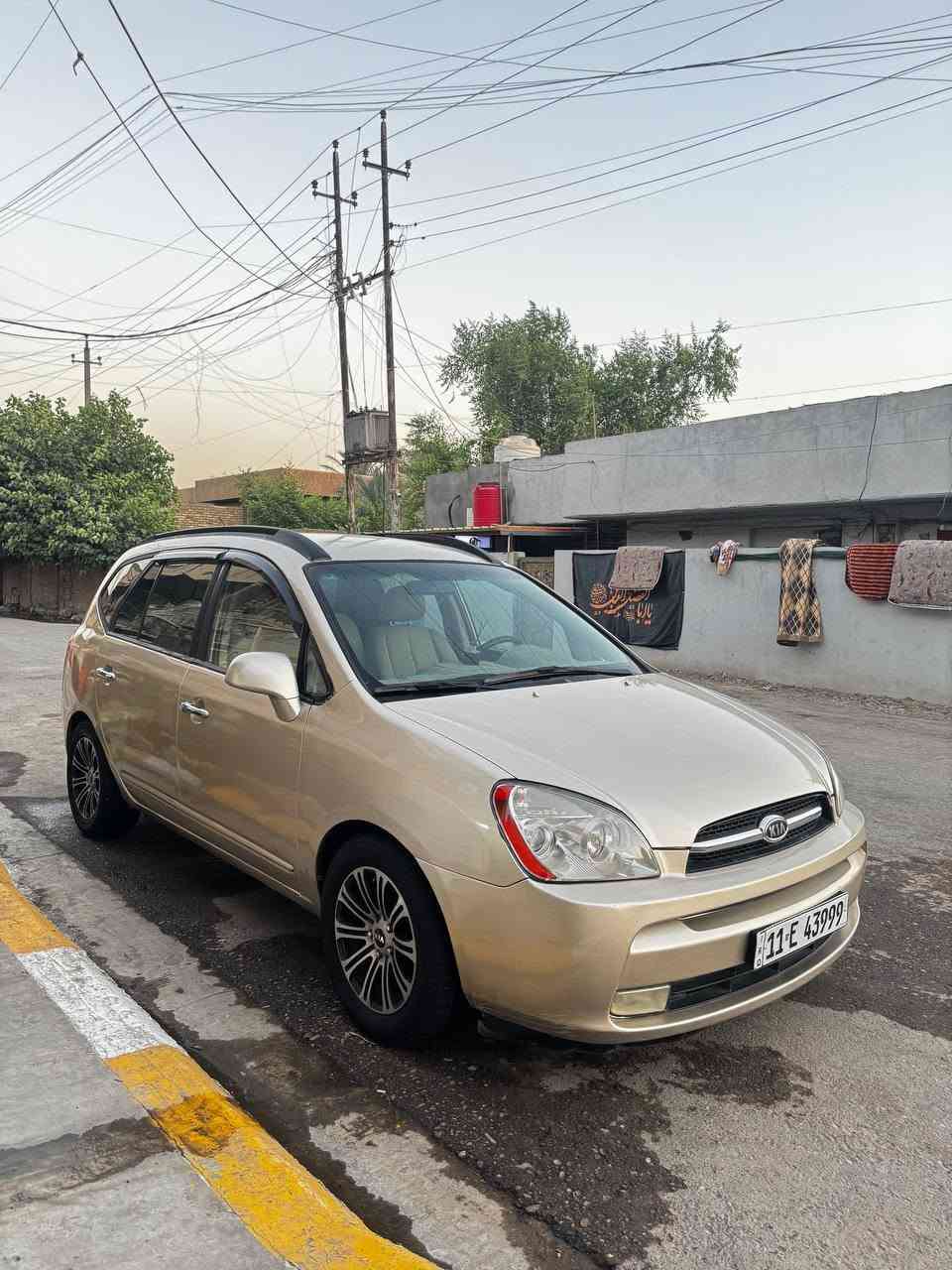 بيع مستعجل 83 
كيا روندو موديل 2008 رقم بغداد نكليزي بسمي سنويه لحد 29جاهزه للخير مكينه 2700 شدلها منضومه غاز مكينه كير تبريد مكفولات تبريد قطعتين سيارة كلها ليبل واحد حدثها جملغ خلفي ربعه وصبغتها حزام لن جارده جانت بدون دواخل السعر 83 وبلعافيه على ياخذها مكاني بغداد البياع الشراي يتصل وبخدمتك ***********
