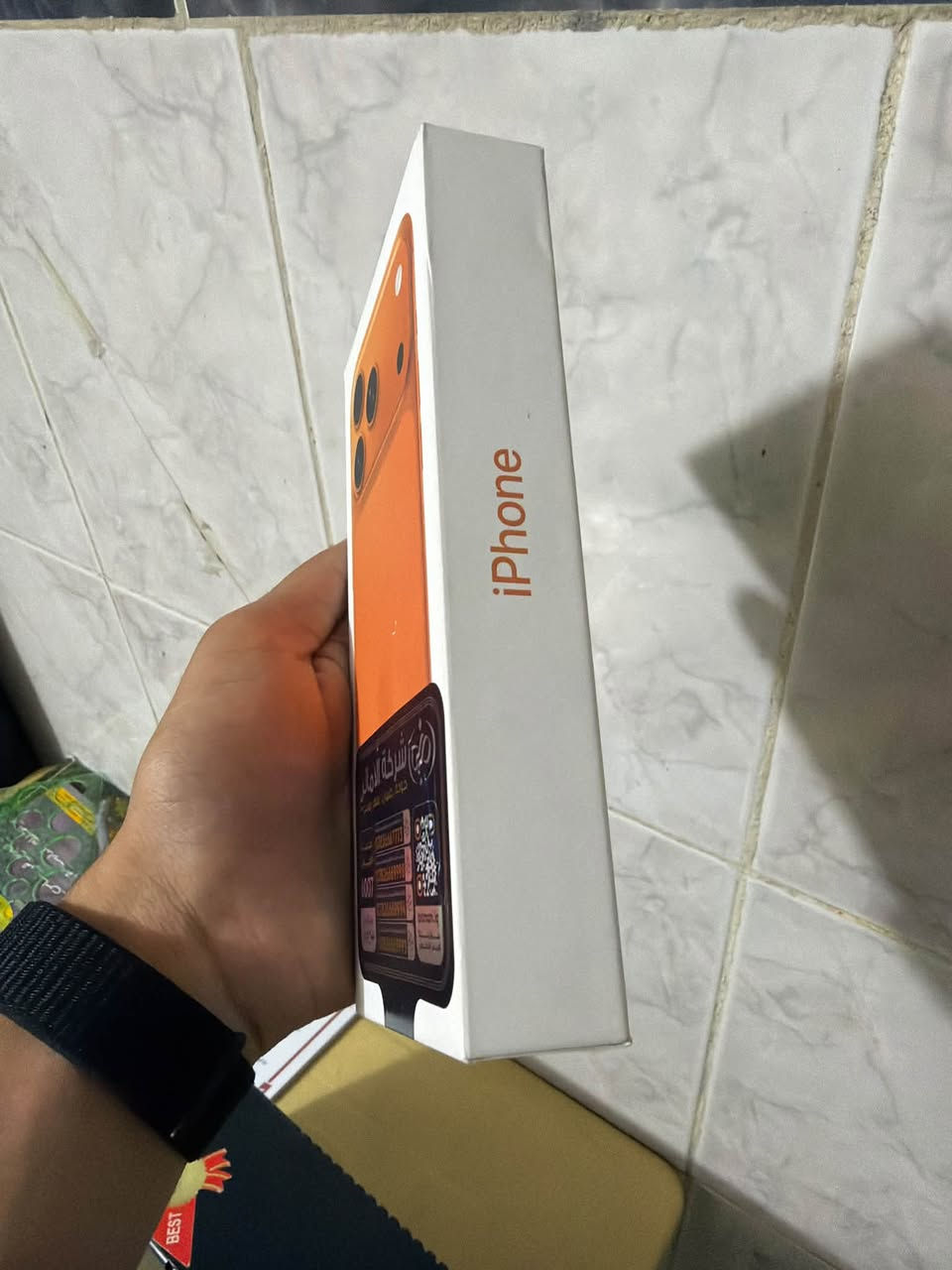 📱 للبيع: آيفون 17 برو ماكس (iPhone 17 Pro Max) – بحالة الوكالة 📱
 المساحة: 256 جيجابايت.
 اللون: برتقالي مميز.
 الضمان: ساري لمدة سنتين من شركة الأماني.
 النظام: شريحة إلكترونية (eSIM).
 قدرة/حالة البطارية: 13 دورة شحن فقط.
 الحالة العامة: جديد، نظيف جداً وبكامل ملحقاته الأصلية.
 تاريخ الشراء و التفعيل : 17/8.

💰 السعر المطلوب: 1,850,000 دينار عراقي (قابل للتفاوض البسيط للجادين).
📍 الموقع: كربلاء المقدسة.
📞 رقم الهاتف: *********** (تواصل مباشر أو واتساب).
