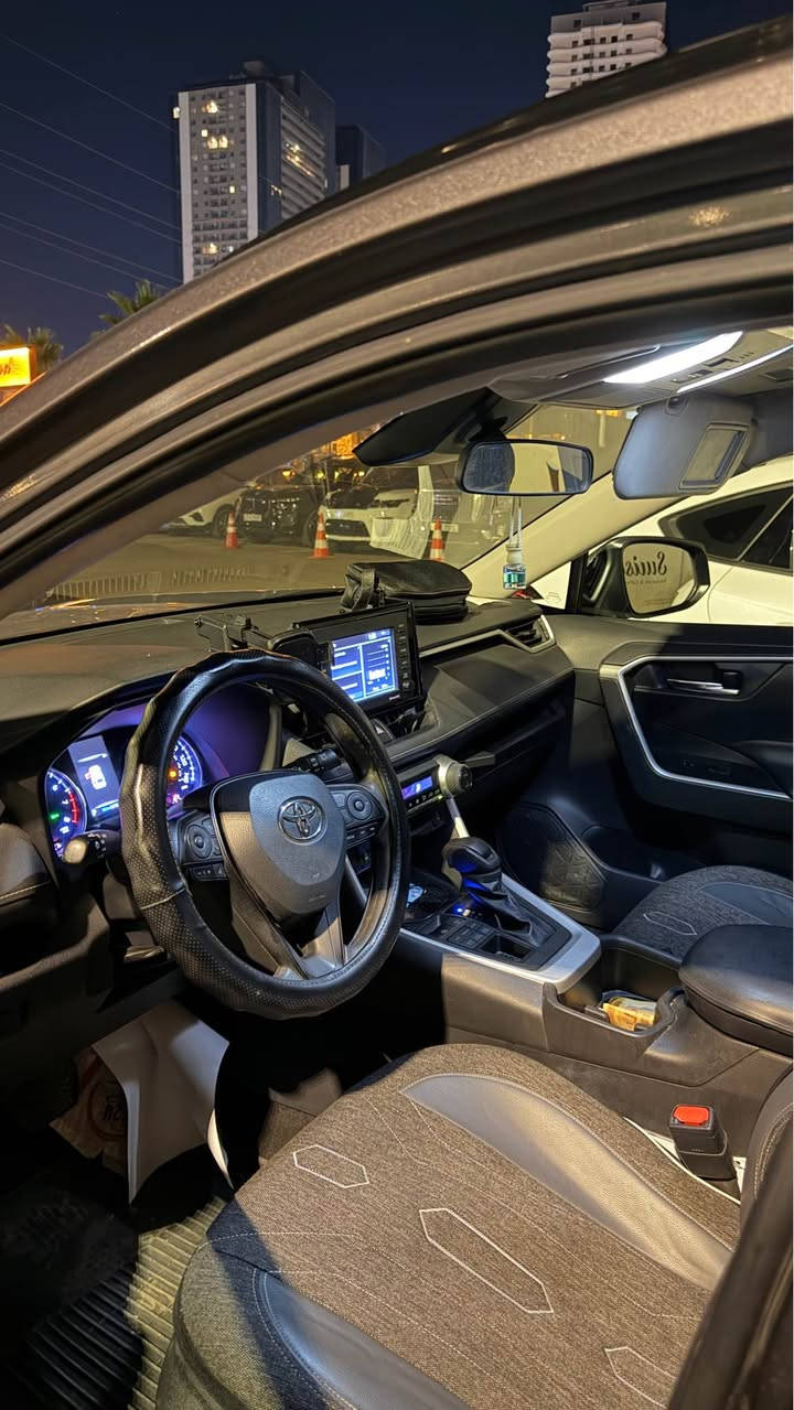 Toyota Rav 4 2023
🎖️ مواصفات XLE :
بصمة رادار دخول ذكي
بريك بصمة
دفع رباعي AWD
رادار امامي خلفي
والخ مواصفات ال XLE عدا الفتحة
🏎️ الممشى : 100 الف كم ( قابل للزيادة ) 
بدون صبغ بدون ايرباگ صور الحادث مُرفقة 
ملاحظة : بيها رصعات بالباب الخلفي سكن 
موضحة بالفديو .
مرقم اربيل الجديد 
سنوية باسمي تحويل مباشر ثاني يوم
📍 مكان السيارة : موصل ، اربيل 
📞 للأستفسار : *********** أربيل, العراق
