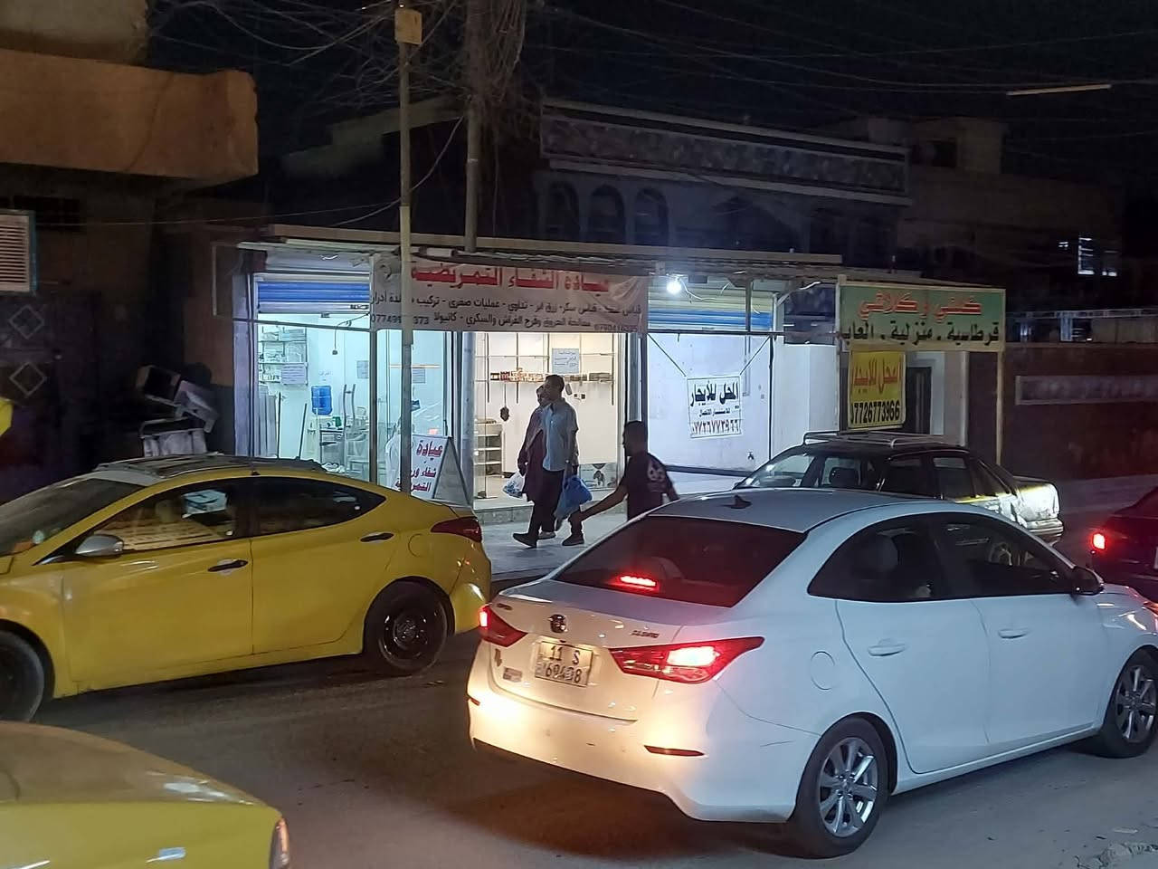 من رخصة الادمن ... محل للايجار في المواصلات ( الشرطة الخامسة )
مقابيل معهد الربيعي ومجاور عيادة الشفاء التمريضية  ... في الفرع الي مقابيل مجموعة المصطفى .... مقابيل مخبز الجوادين بالضبط وبالقرب من افران العامري   

المحل يحتوي على: كهرباء وطني  +ماء + مجاري( مغسلة). 

فاتورة الماء والكهرباء مدفوعة مع الايجار. 

خط سحب واصل (مولد) مربوط واصل للمحل.

للإستفسار يرجى التواصل على الهاتف: *********** - ابو مصطفى

