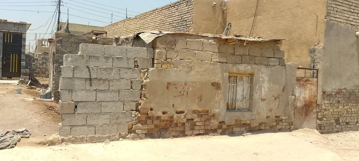قطعه للبيع مساحه 100 واجهيه 5 نزال 20 اني موكل بلنشر ***********
