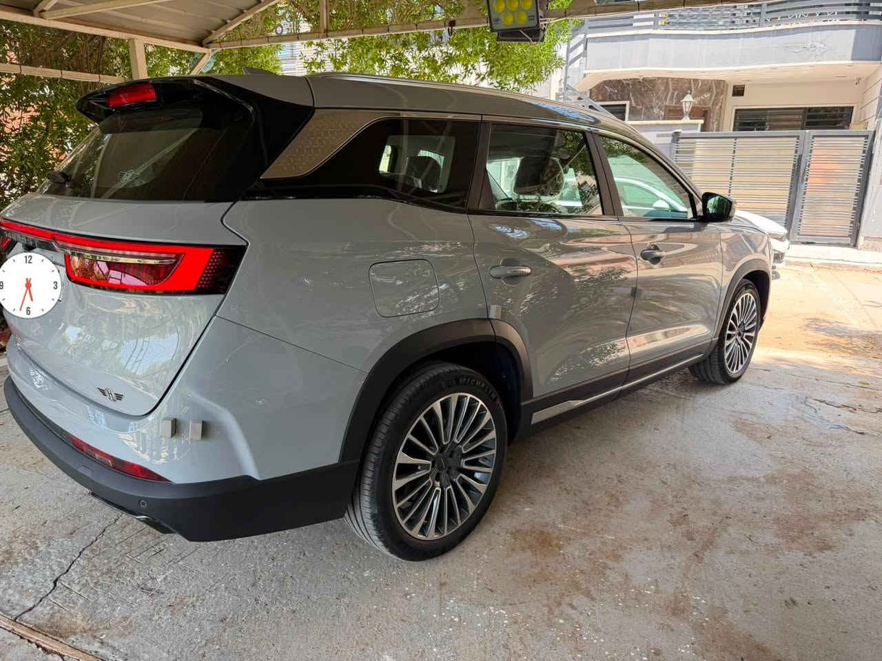 سوئيست  09   موديل 2026
Soueast S09 2026 
رقم بغداد
ماشية  4.700 km
فول مواصفات
مكفولة كفالة عامة
فقط بيع
التفاصيل:
كراسي كهرباء
كراسي تدفئة تبريد
شاشة 15.6 إنش مع لوحة عدادات رقمية قياس 10.25 إنش.
الرؤية والأمان: كاميرات محيطية بزاوية 540 درجة (كشف الهيكل السفلي) مع حساسات أمامية وخلفية.
الأنظمة الذكية: مثبت سرعة تفاعلي (رادار)، نظام الكبح التلقائي للطوارئ، المساعدة في البقاء ضمن المسار، ومراقبة النقطة العمياء.وقيادة ذاتية

مكينة 2  لتر تيربو
 

السعر  :  33.500 مليون وبيه مجال  

العنوان : بغداد القادسية
 *********** 
في حال محصلتني اتواصل وياية على الواتس اب ✅️✅️✅️
