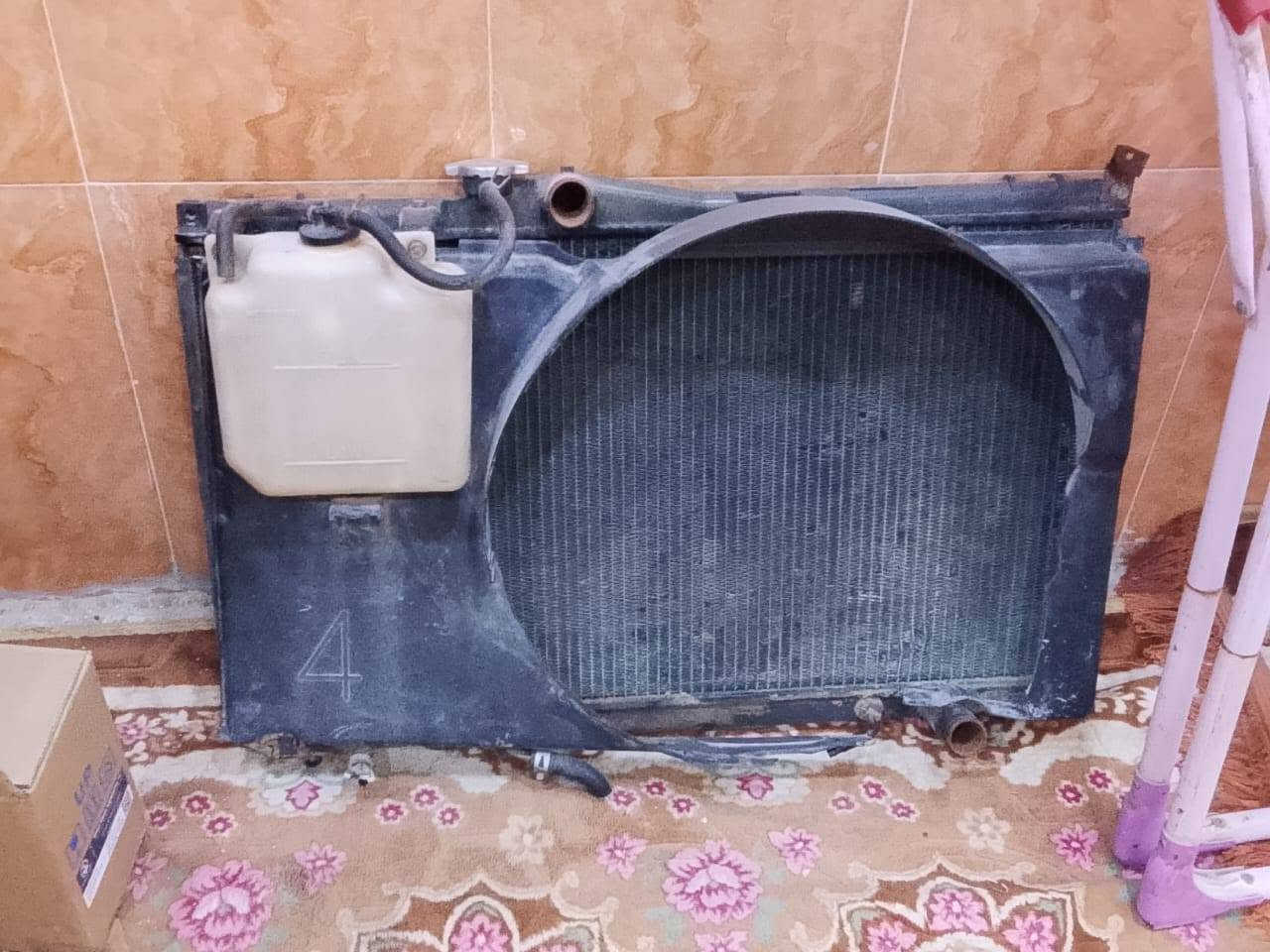 راديتر نحاس كامل حاضن ودبه وقبق وجايناته يرهم عالفولكه والسيارات الياباني
السعر 60 
***********

